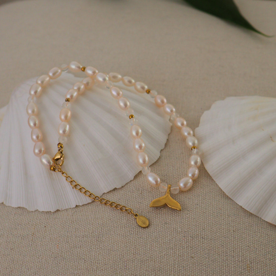 Whale Tale Necklace - Sweetwaterpearl & Moonstone