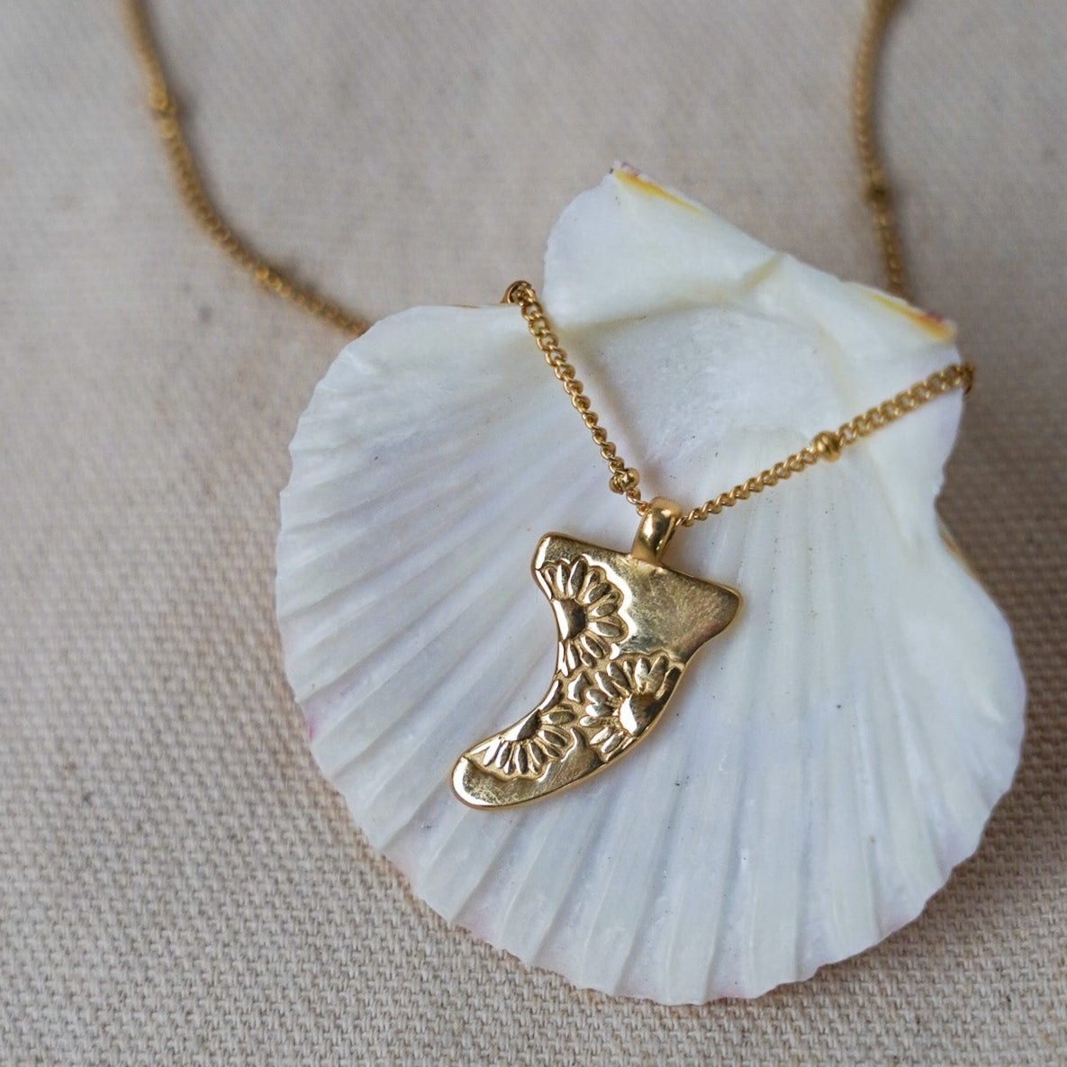 Surf Fin Dasi Flower Necklace Osealina
