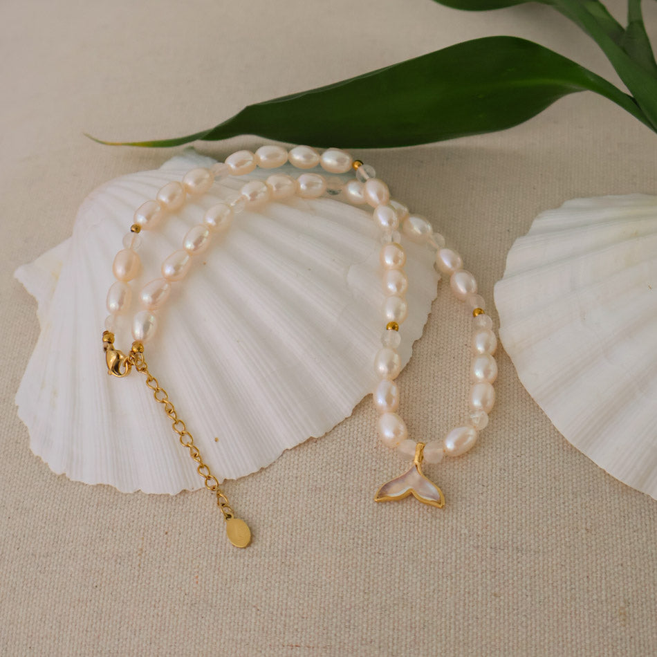 Whale Tale Necklace - Sweetwaterpearl & Moonstone